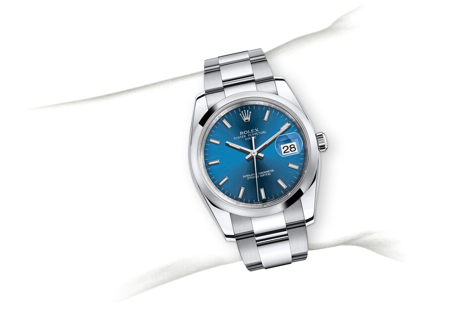 m115200-0007_modelpage_on_wrist_landscape.jpg