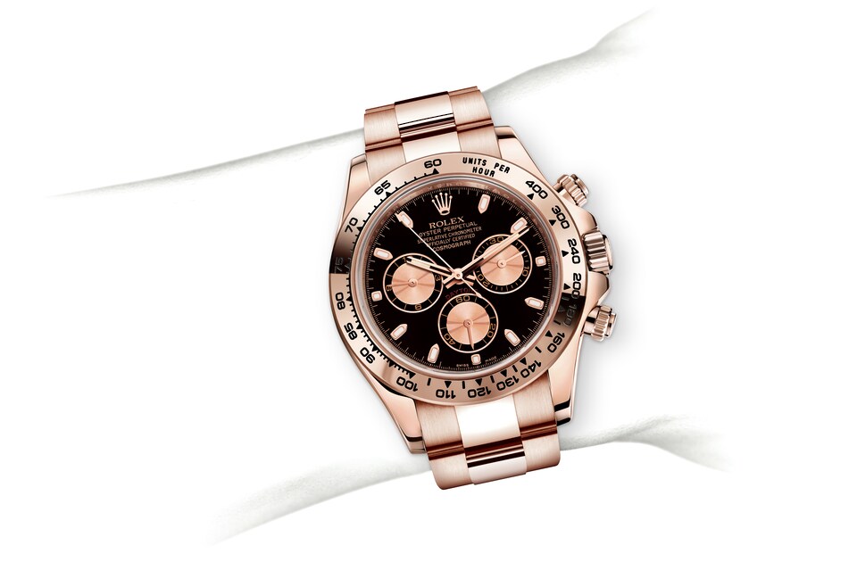 m116505-0008_modelpage_on_wrist_landscape.jpg
