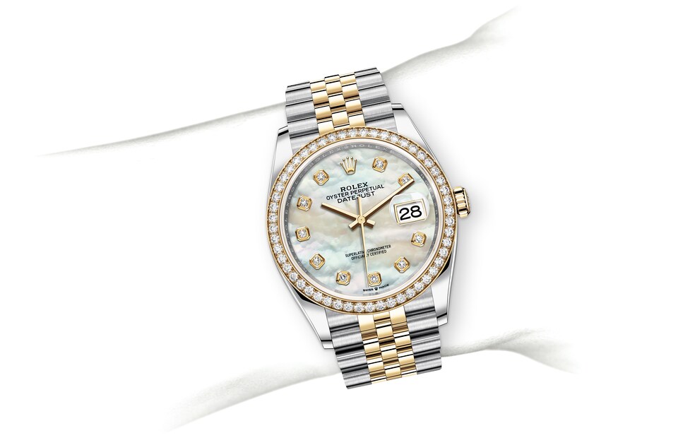 m126283rbr-0009_modelpage_on_wrist_landscape.jpg
