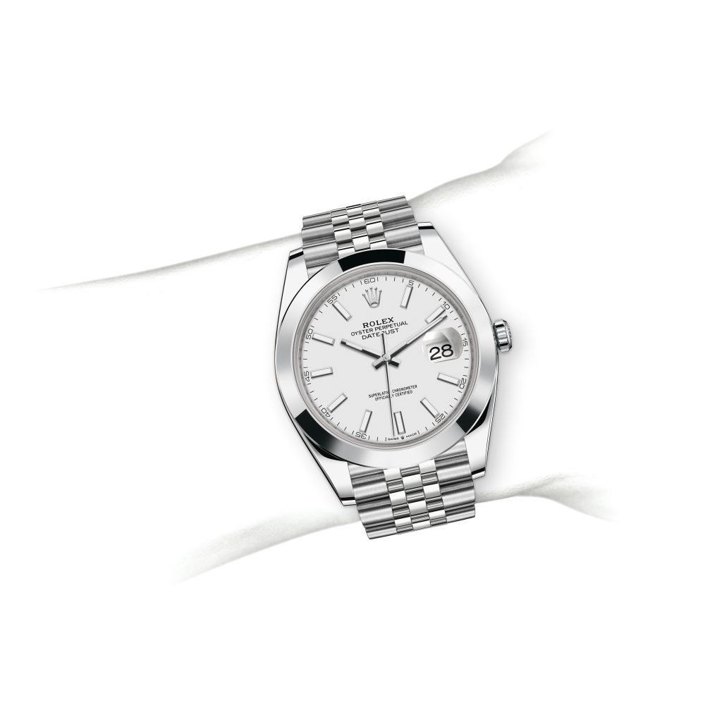 m126300-0006_modelpage_on_wrist_landscape.jpg