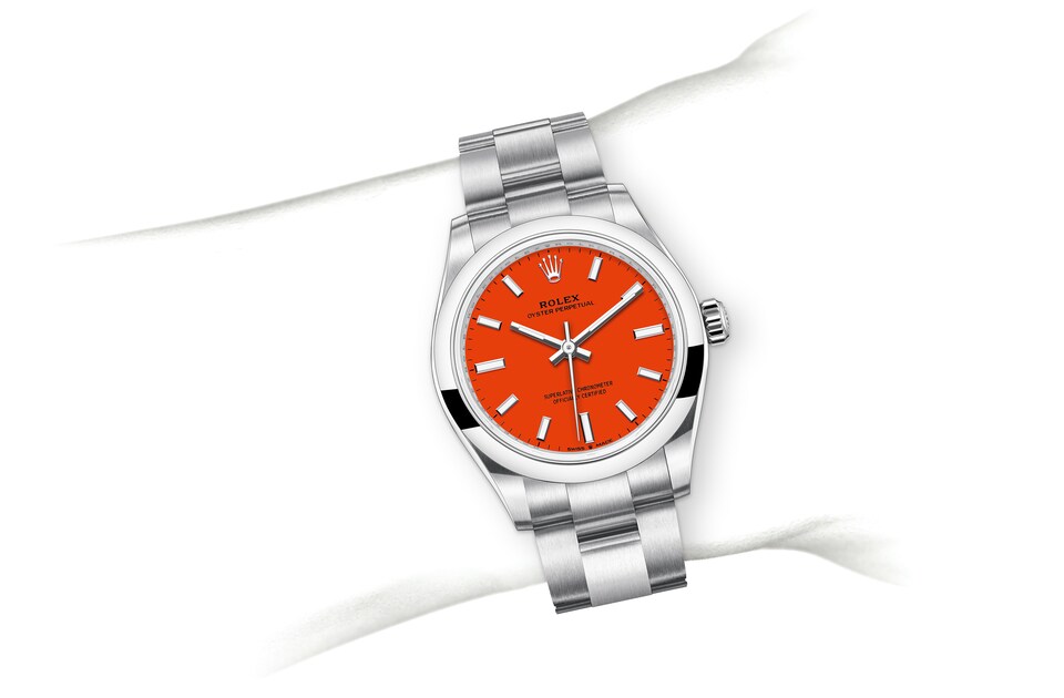 m277200-0008_modelpage_on_wrist_landscape.jpg