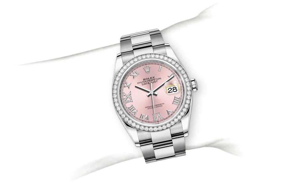 m126284rbr-0024_modelpage_on_wrist_landscape.jpg