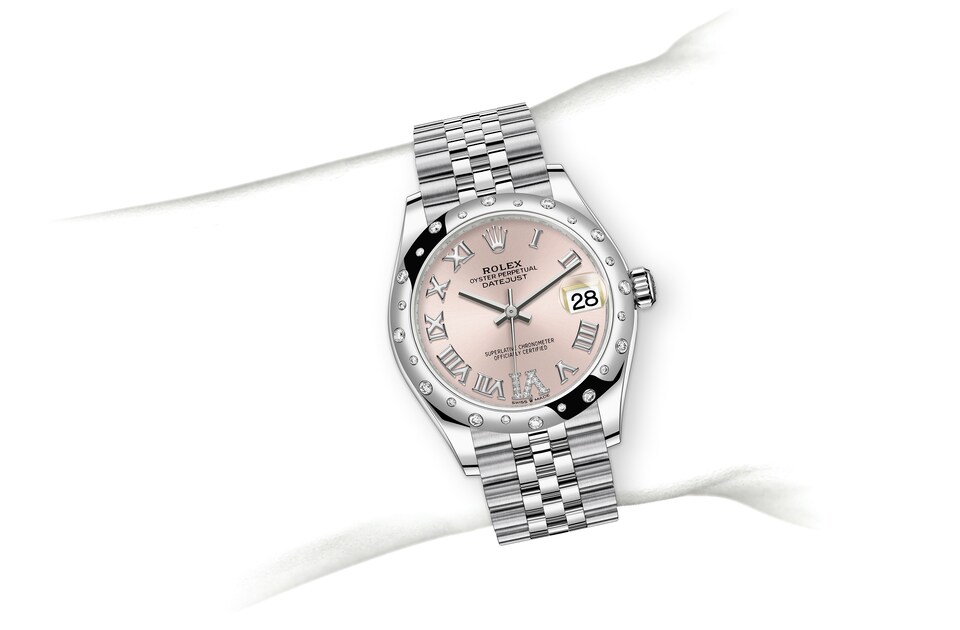 m278344rbr-0026_modelpage_on_wrist_landscape.jpg
