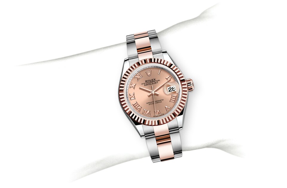 m279171-0026_modelpage_on_wrist_landscape.jpg