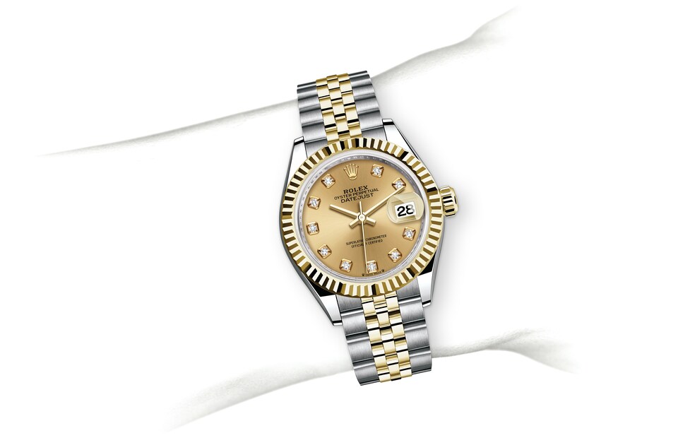 m279173-0011_modelpage_on_wrist_landscape.jpg