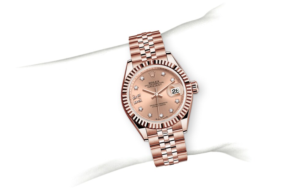 m279175-0030_modelpage_on_wrist_landscape.jpg