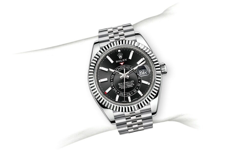 m326934-0006_modelpage_on_wrist_landscape.jpg