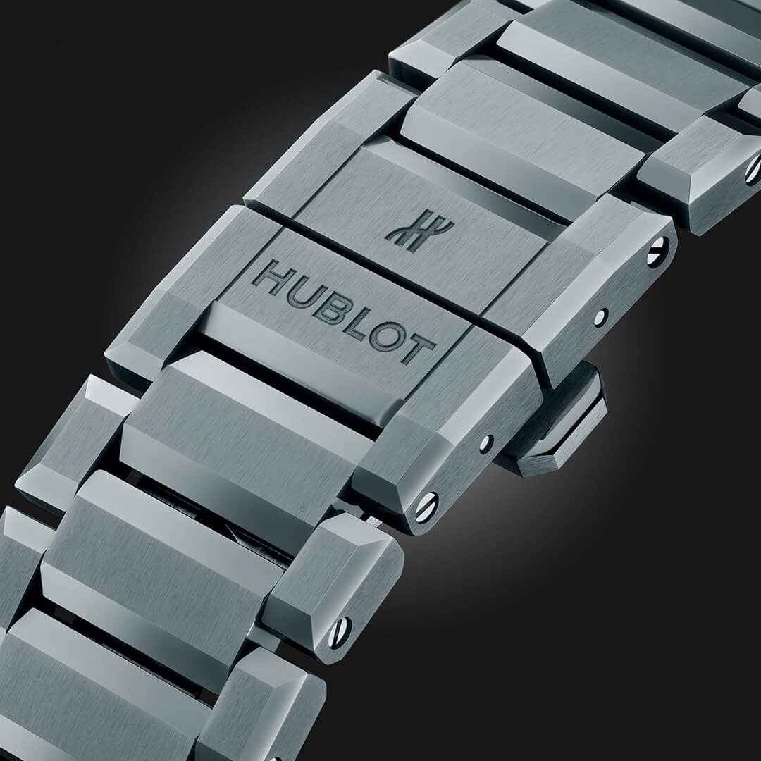 HUBLOT Big Bang Integral Grey Ceramic 451.FX.6923.FX Shop HUBLOT now in Melbourne Airport, Perth, Sydney and Sydney Barangaroo.